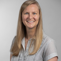 woman on focus photography