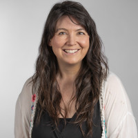 woman on focus photography