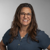 woman on focus photography