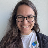 woman on focus photography