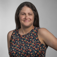 woman on focus photography