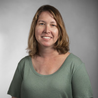 woman on focus photography